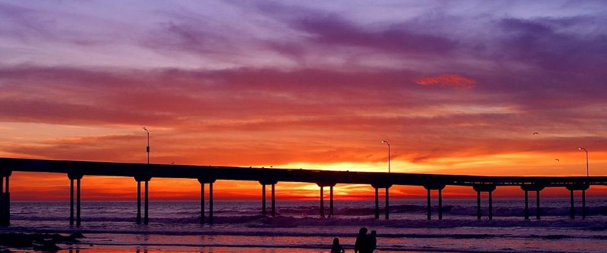 The sun is setting on SURF-VILLAS.COM